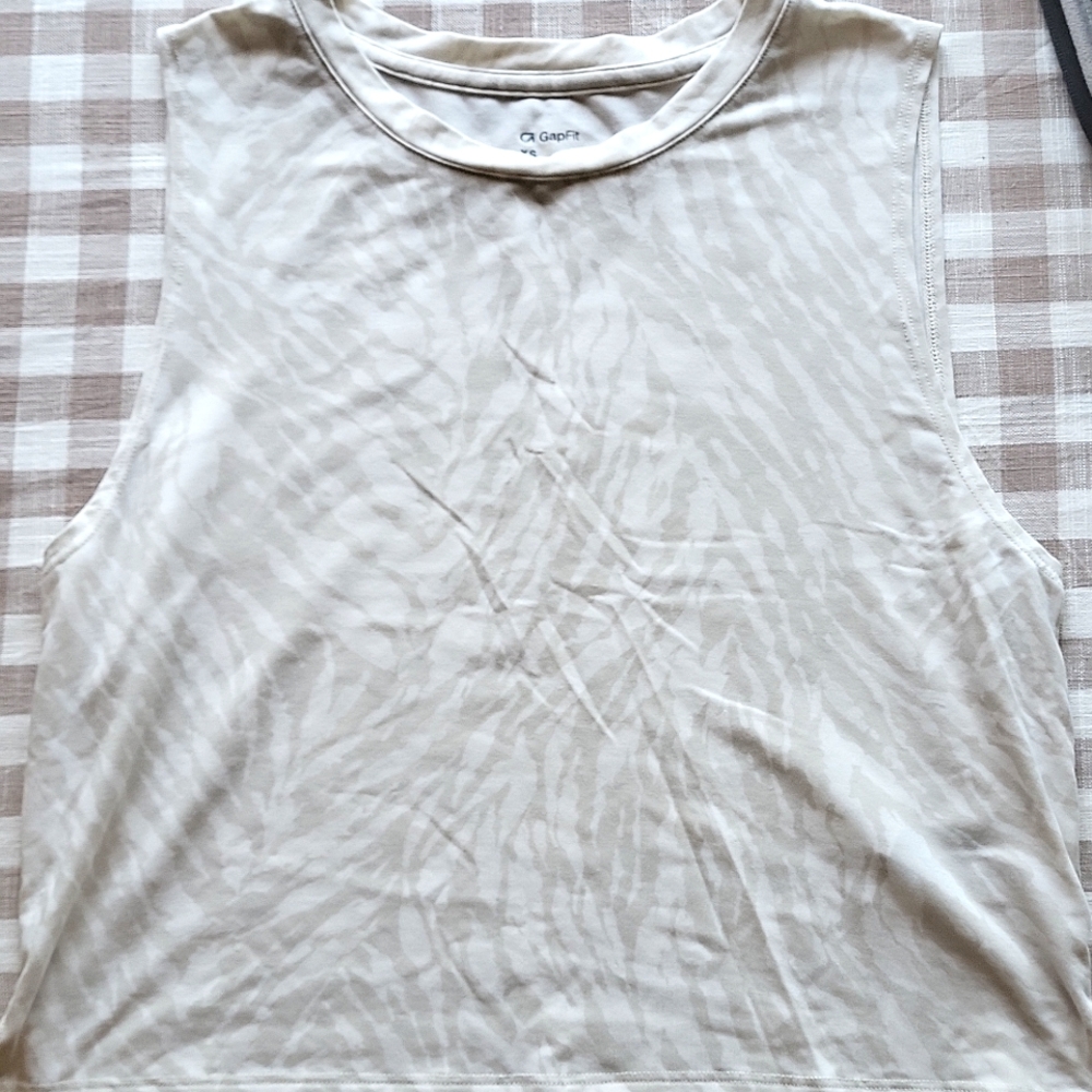 GapFit Breathe Crop Muscle Performance Tank